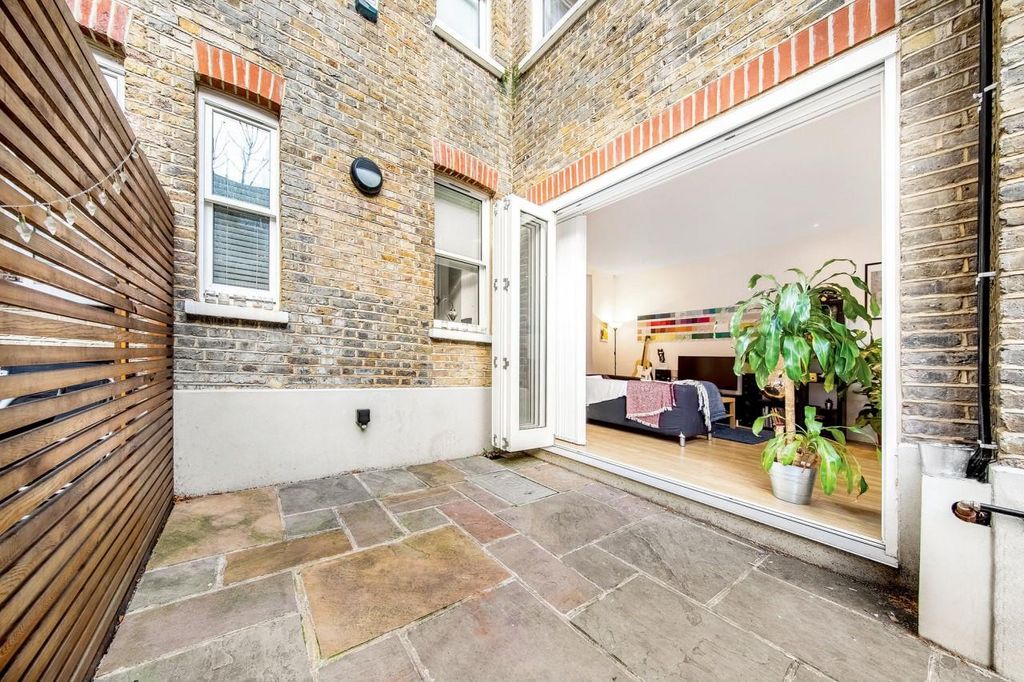 Property photo 3 of 10