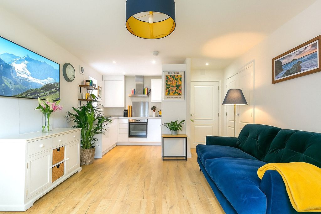 Property photo 2 of 12 Picture No. 16