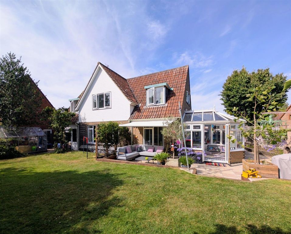 Property photo 1 of 24