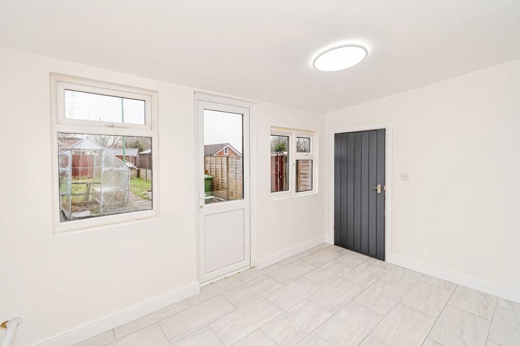 Property photo 3 of 20 Pbox-Img.Jpg