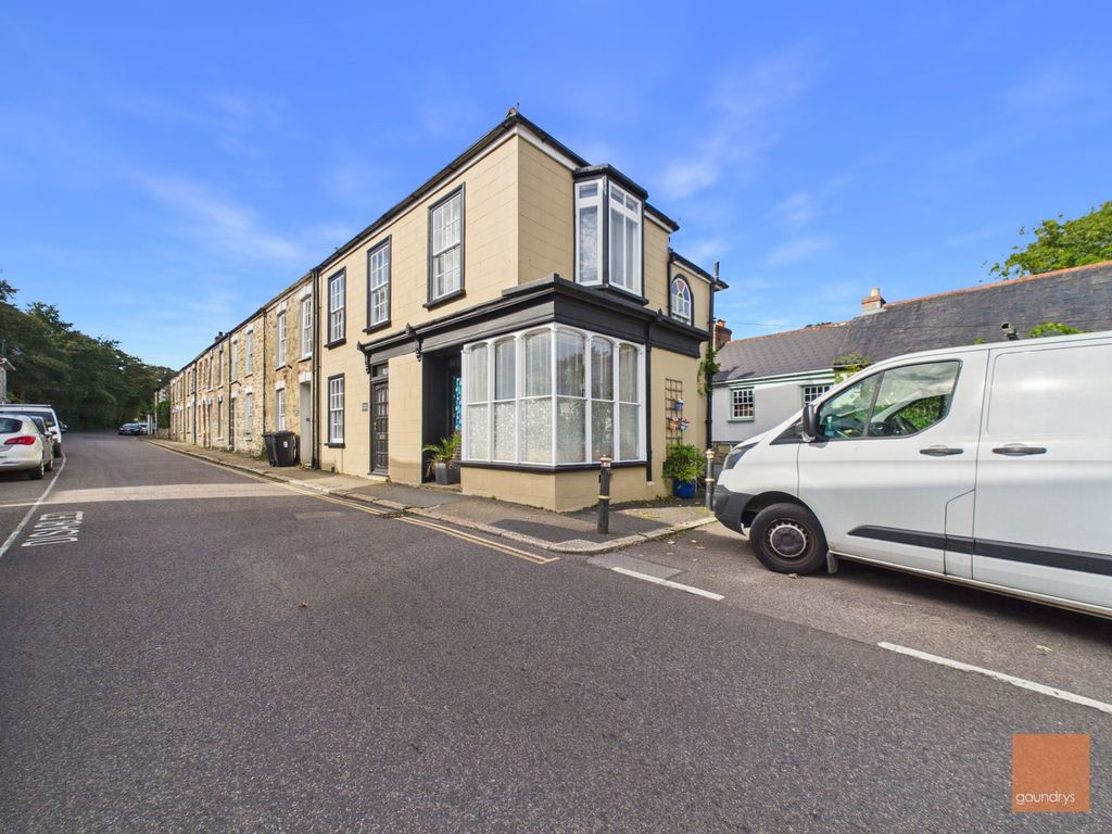 Property photo 1 of 32