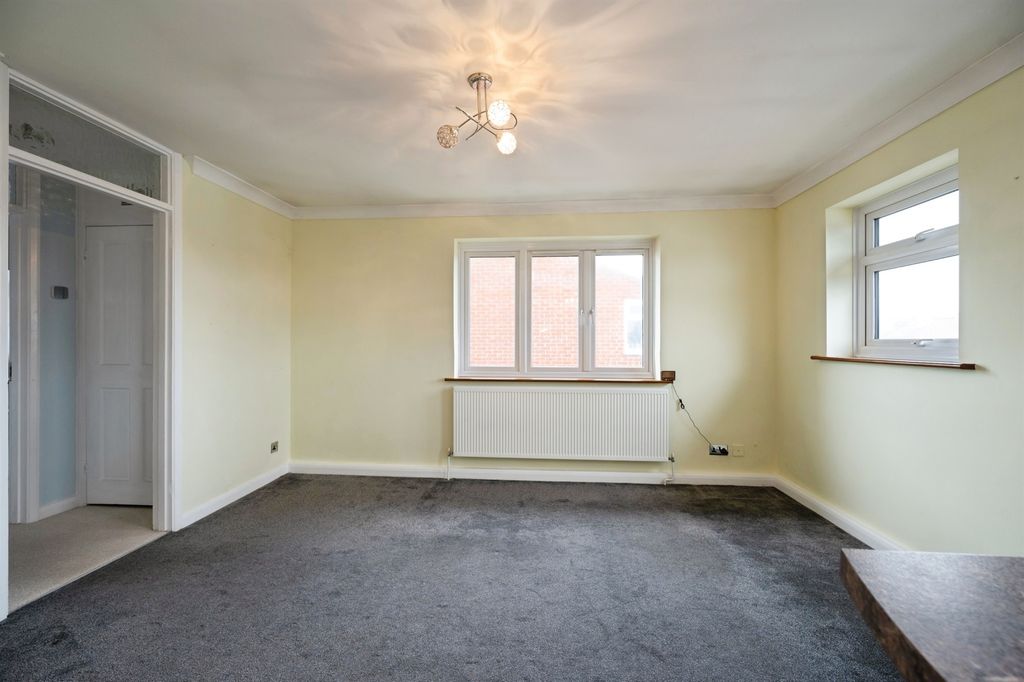 Property photo 2 of 20