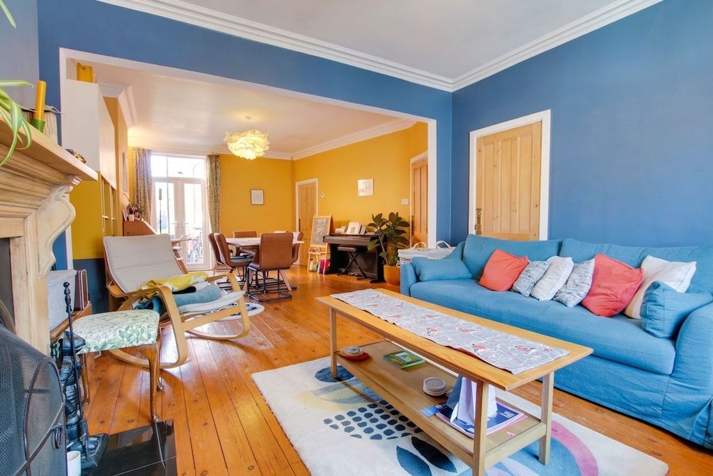 Property photo 1 of 37