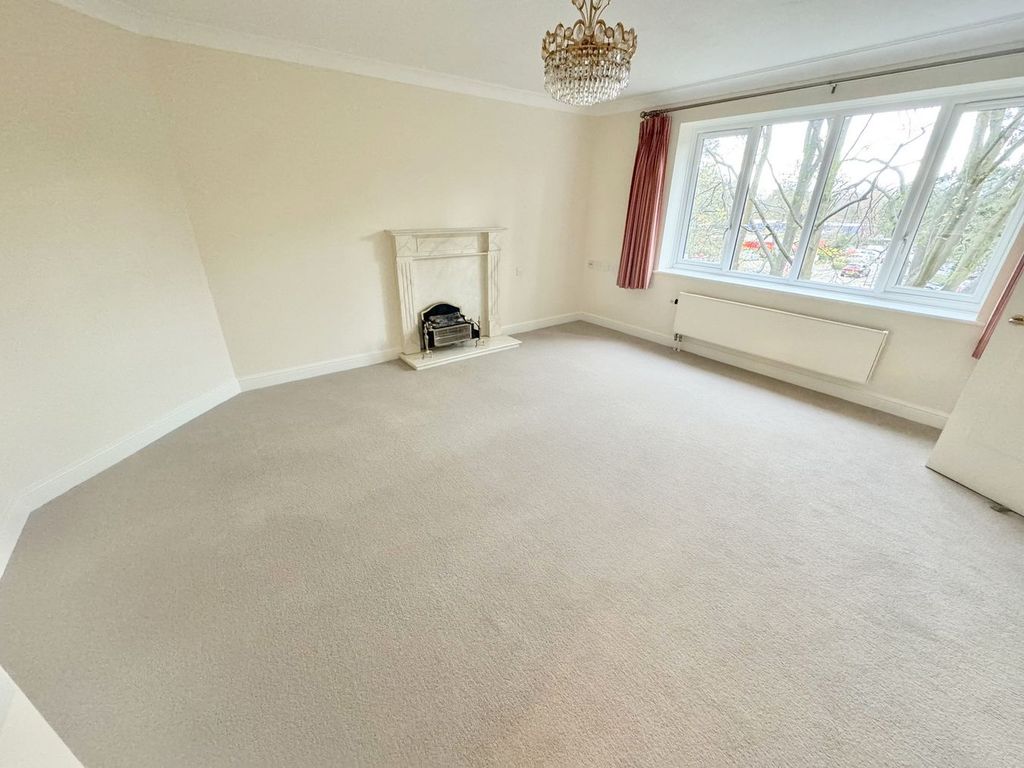 Property photo 2 of 21