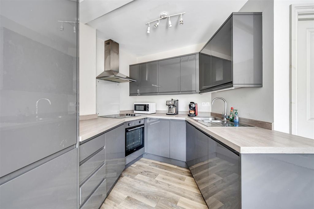 Property photo 3 of 14 Noel Road-10.Jpg
