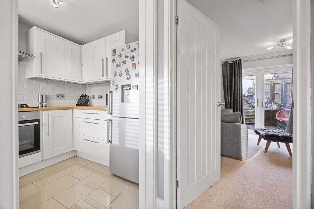 Property photo 2 of 26