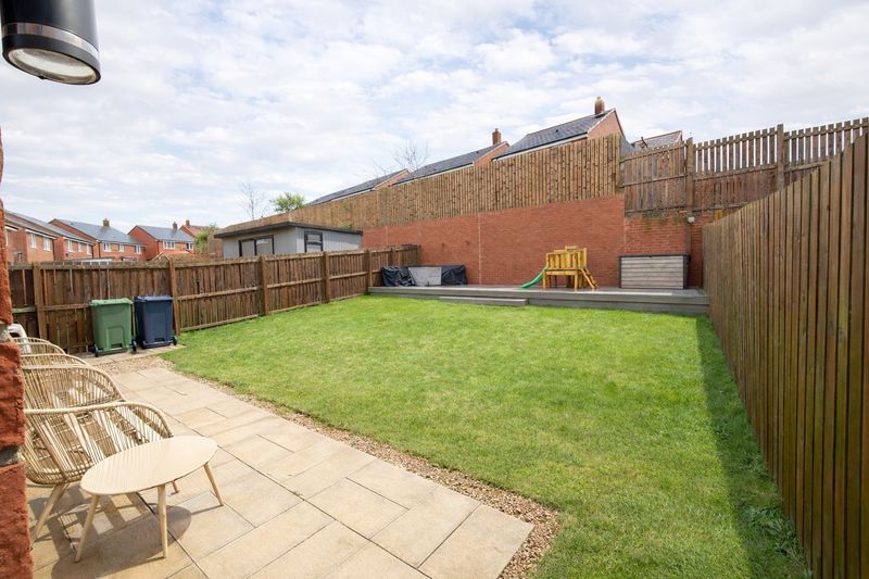 Property photo 2 of 17 Garden