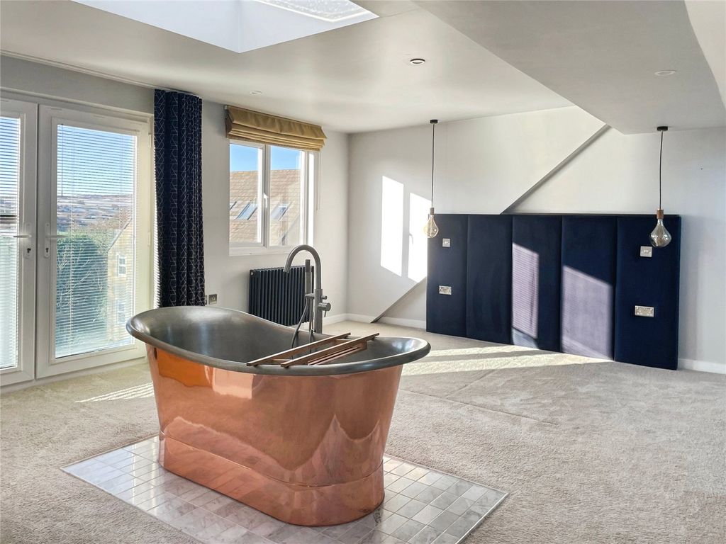 Property photo 3 of 17 Picture No. 11