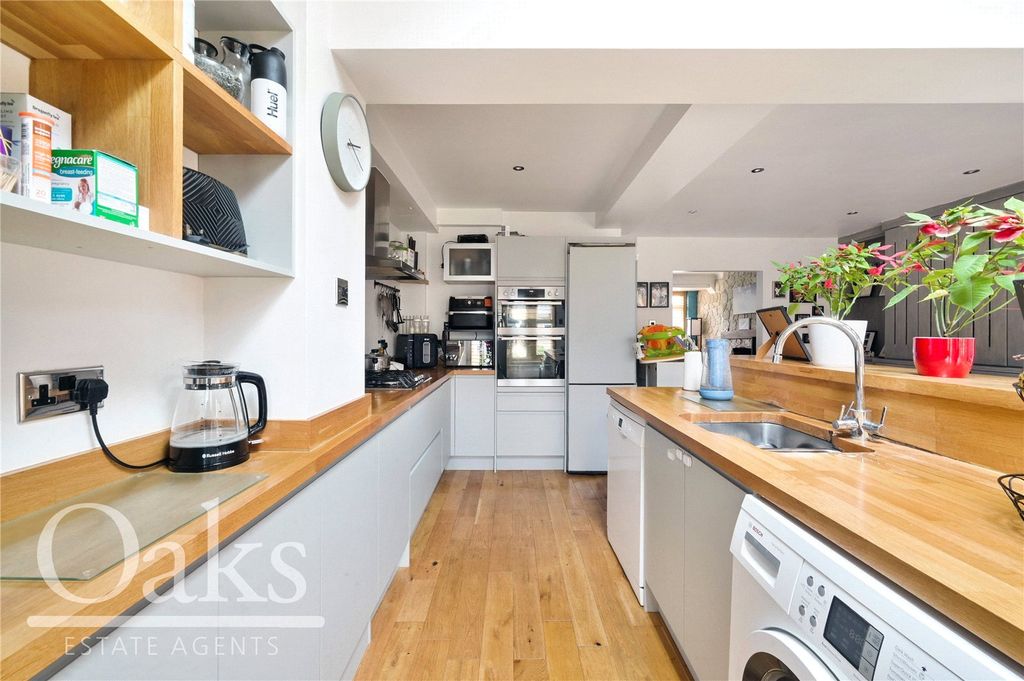 Property photo 3 of 12 Picture No. 05