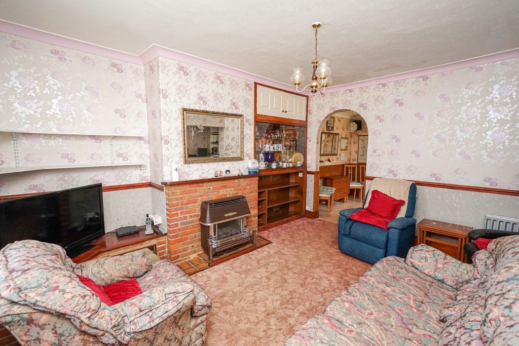Property photo 2 of 22
