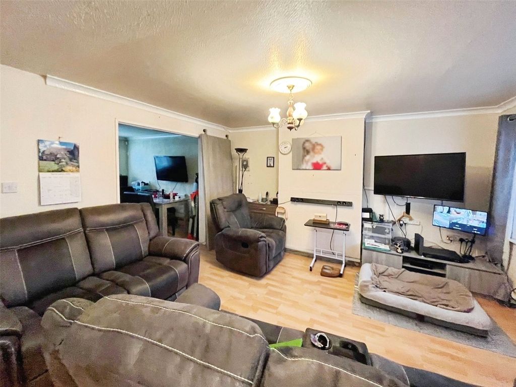 Property photo 2 of 17 Picture No. 02