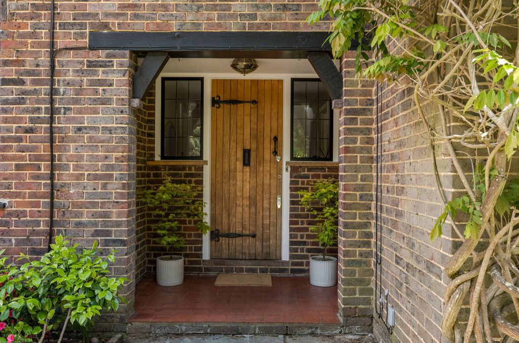 Property photo 2 of 41 1457822-1-6A05c56...