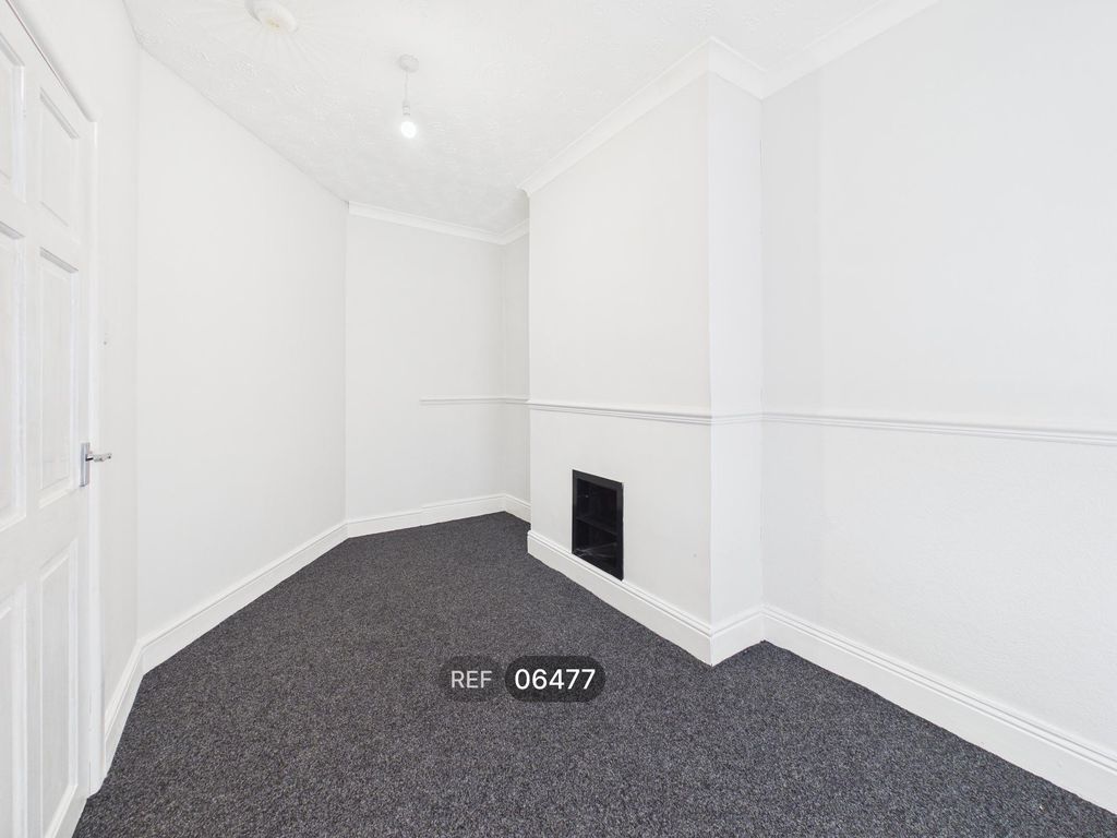 Property photo 3 of 18 Bedroom 2