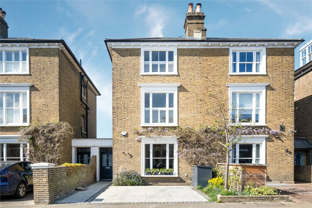 Property photo 1 of 14 Brodrick Road