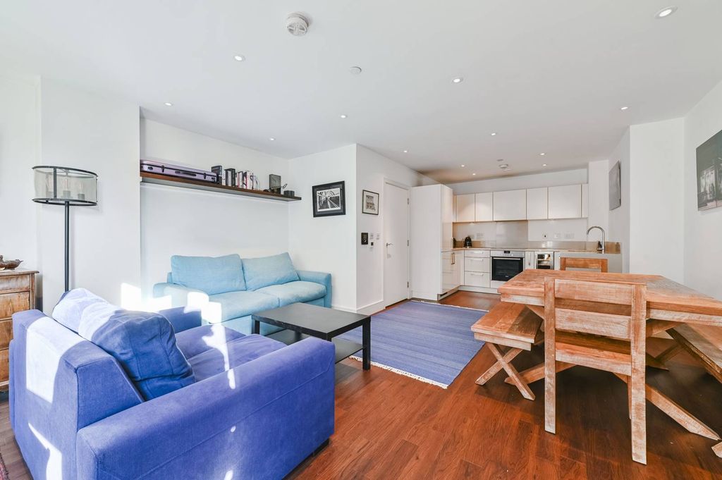 Property photo 1 of 9