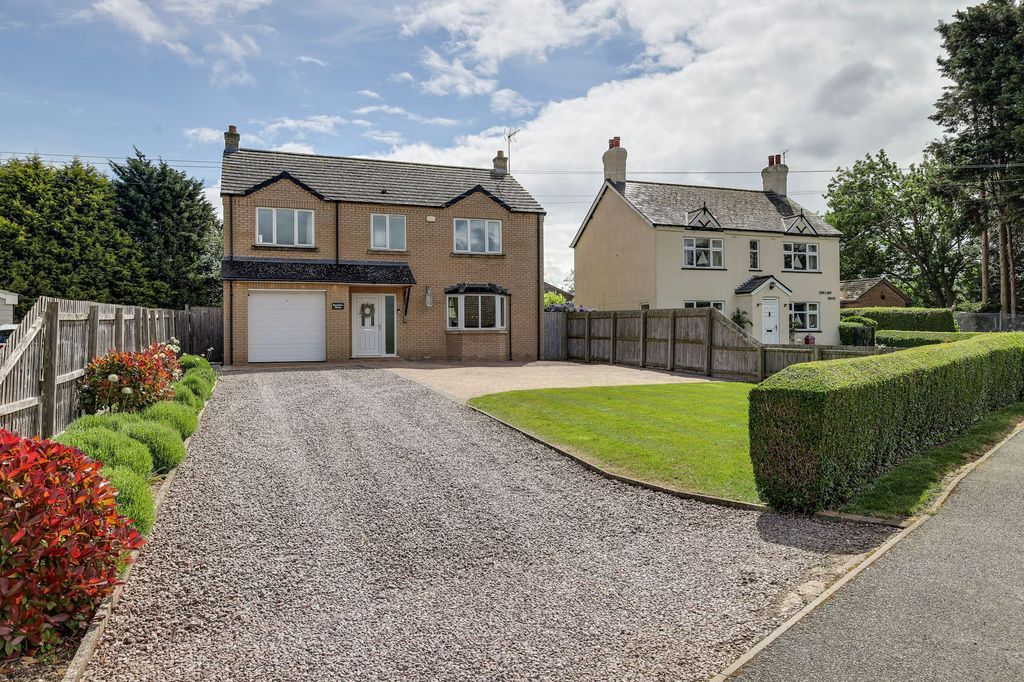 Property photo 1 of 32