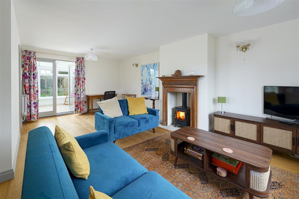 Property photo 2 of 16