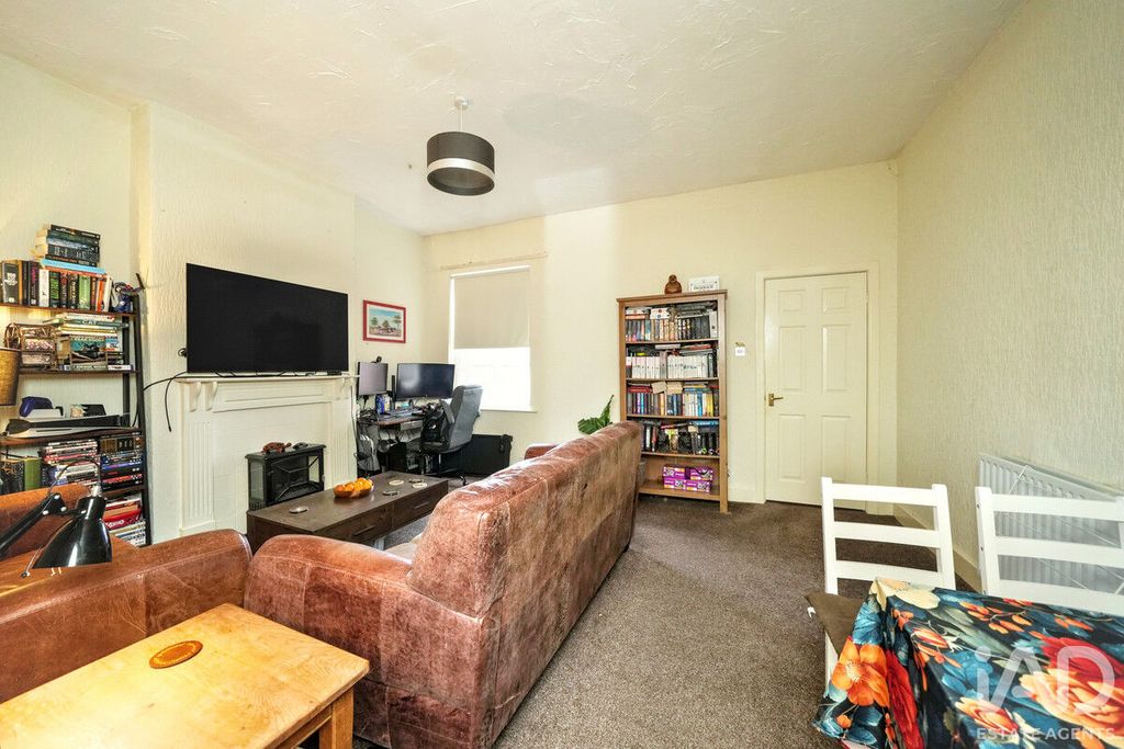 Property photo 2 of 24