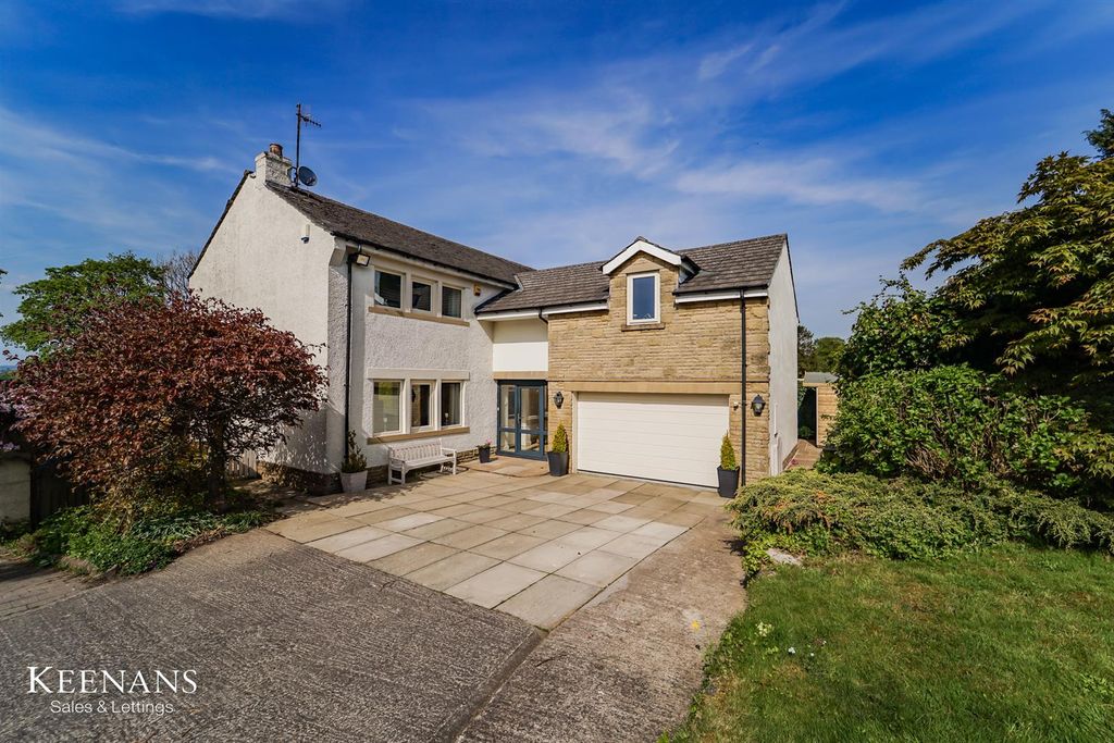 Property photo 2 of 49