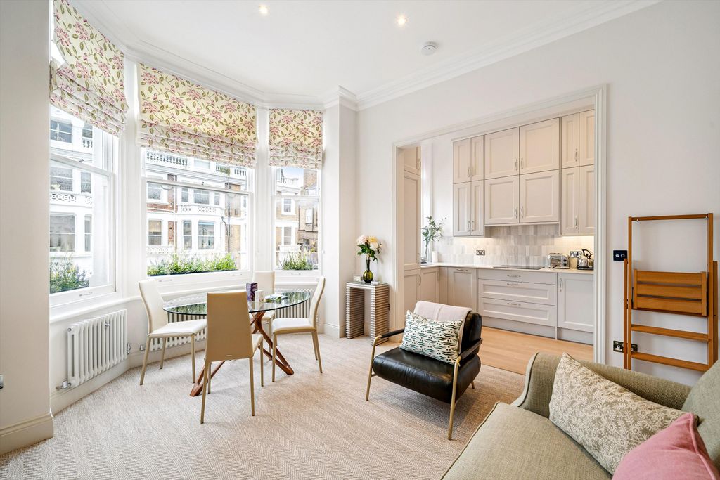 Property photo 3 of 12 Image