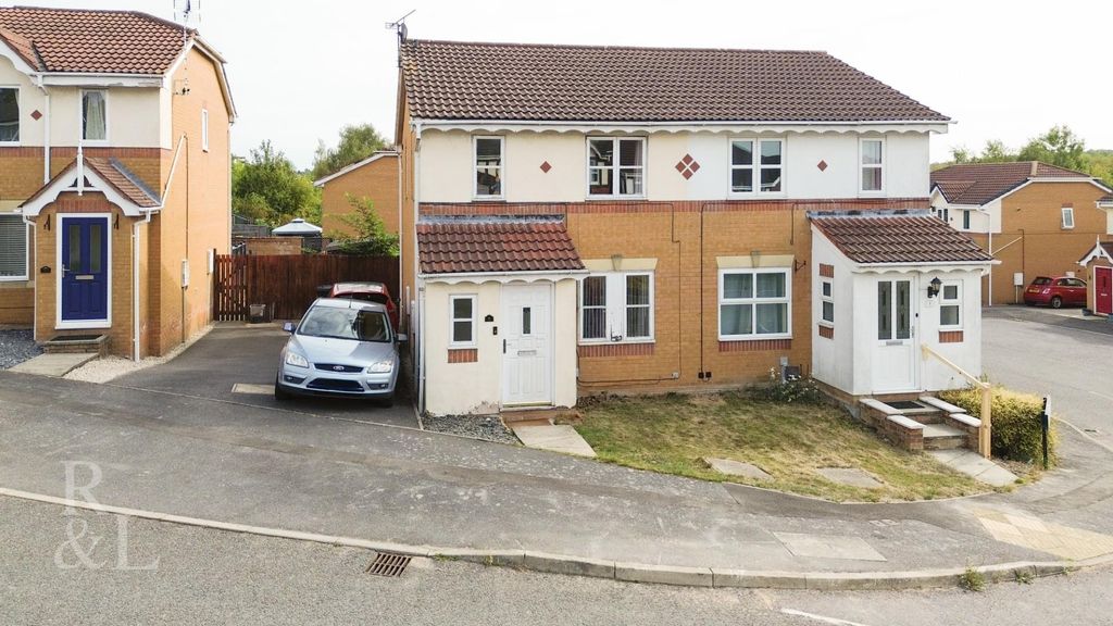 Property photo 1 of 12 8 Penkridge Road (11).Jpg