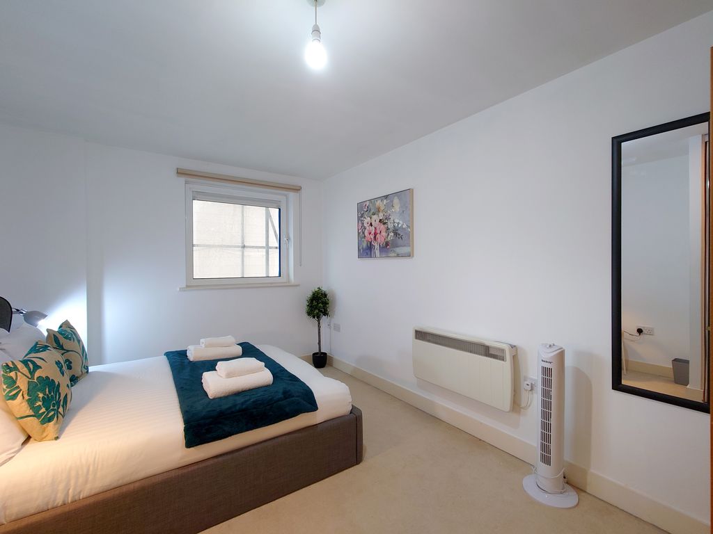 Property photo 2 of 39