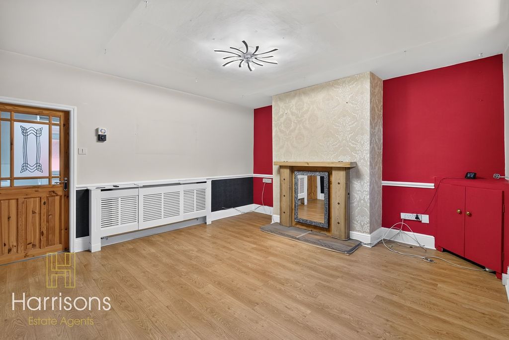Property photo 3 of 21 52557610