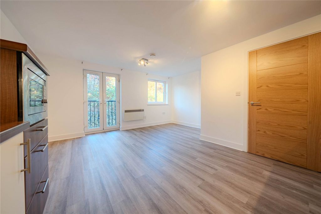 Property photo 2 of 16 Picture No. 05