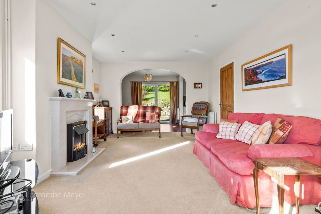 Property photo 2 of 19