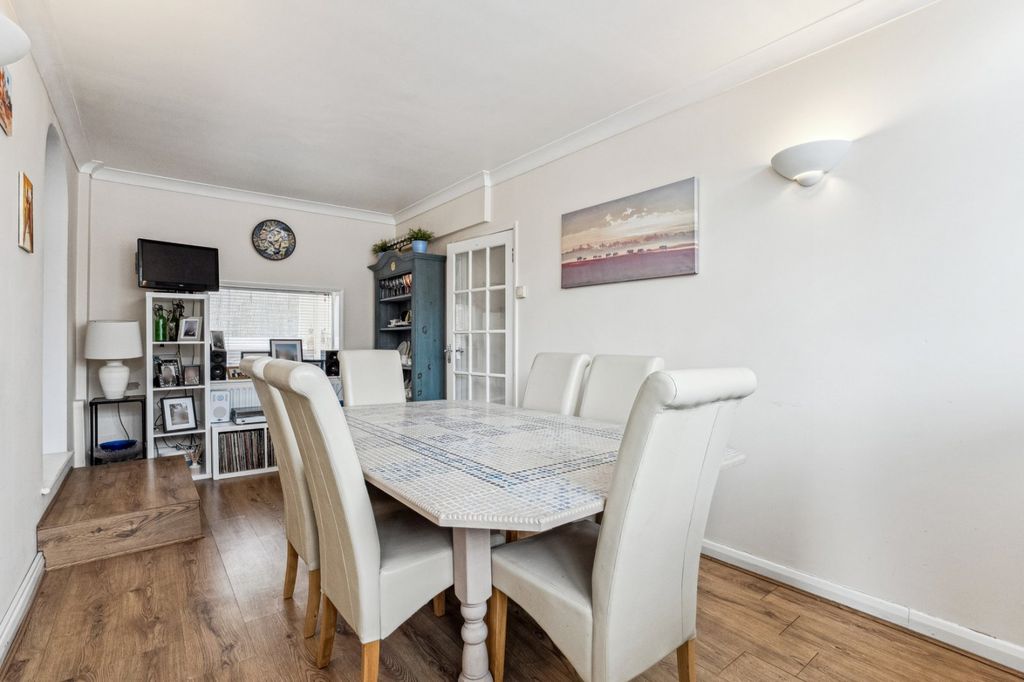 Property photo 3 of 29 Dining Room