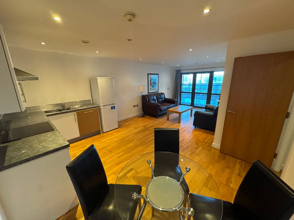 Property photo 1 of 10 Living Room