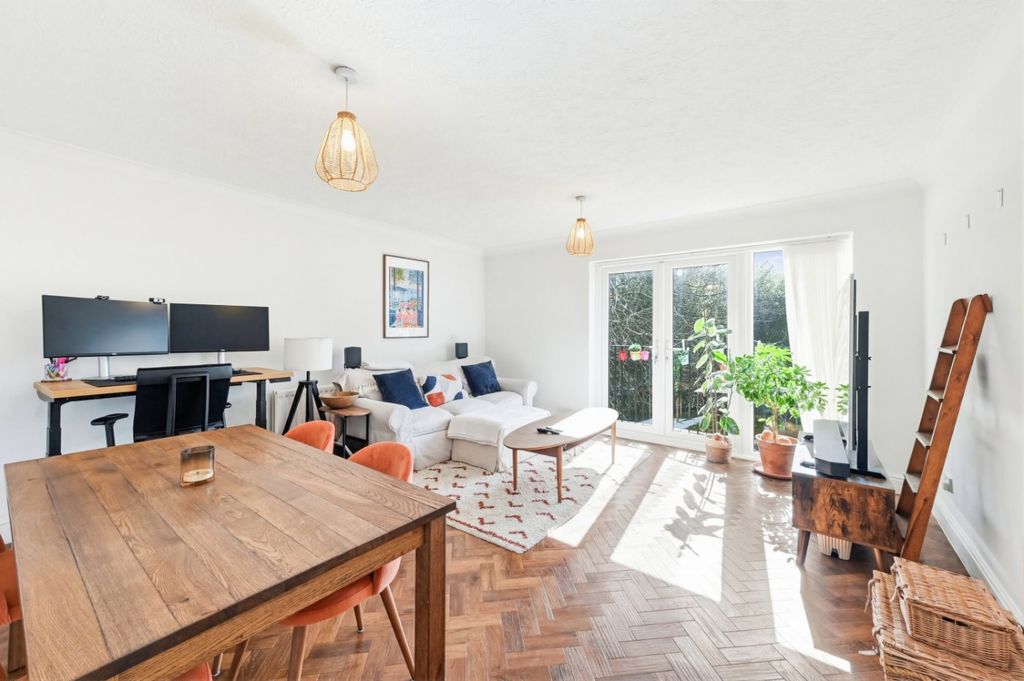 Property photo 2 of 11 Picture No. 15