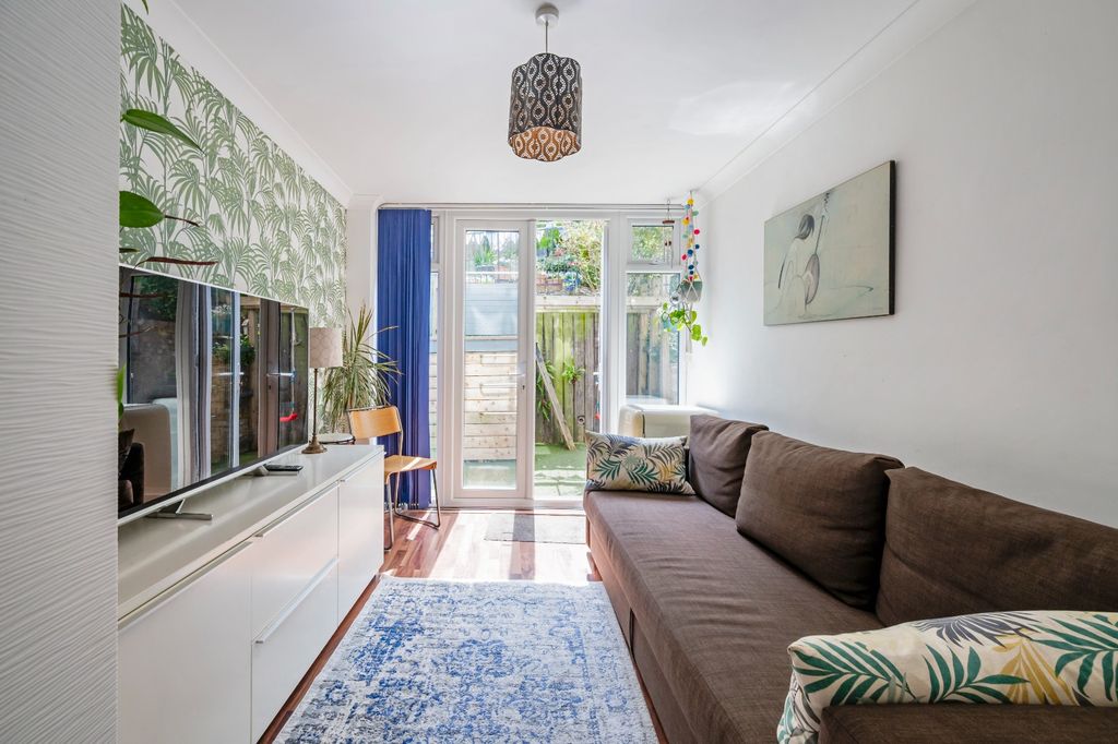 Property photo 2 of 21 4439801