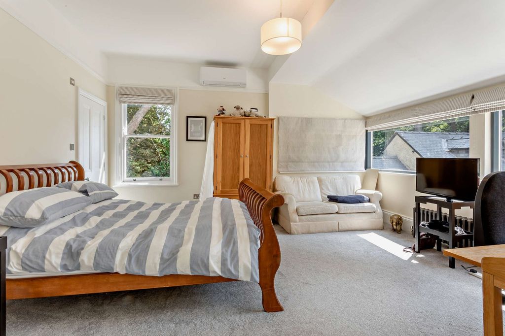 Additional image 19 of 5 bed detached house for saleWoodlands Road, Great Shelford, Cambridge, Cambridgeshire CB22