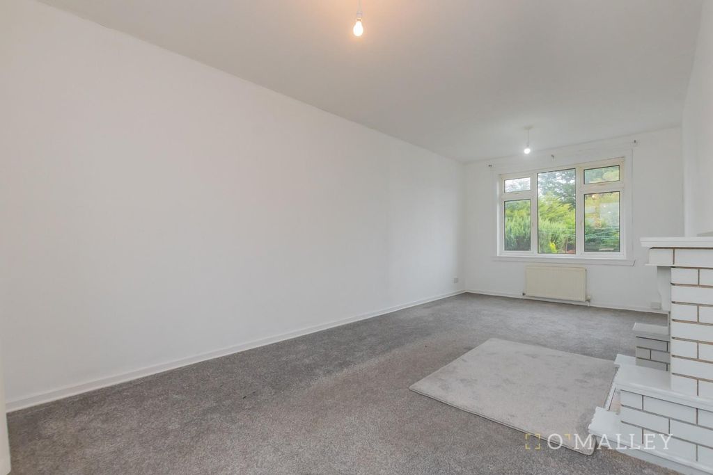 Property photo 2 of 16 Living Room