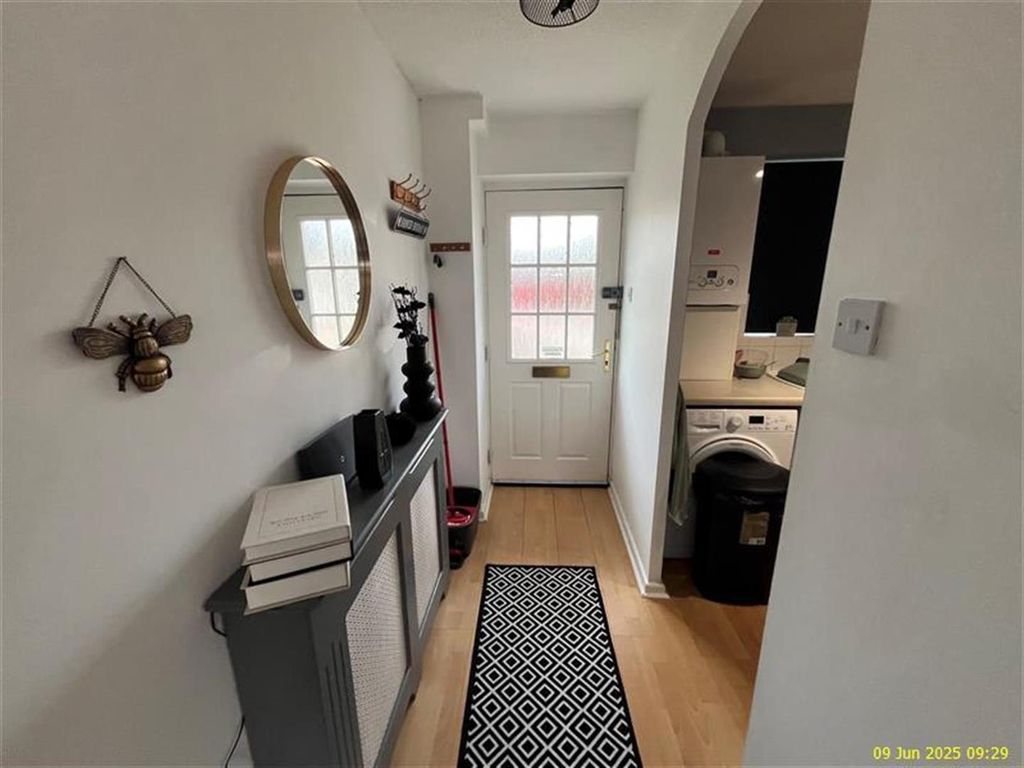 Property photo 3 of 9