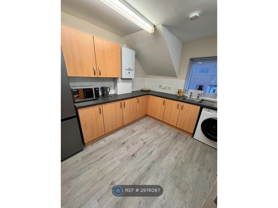 Property photo 3 of 6 Kitchen