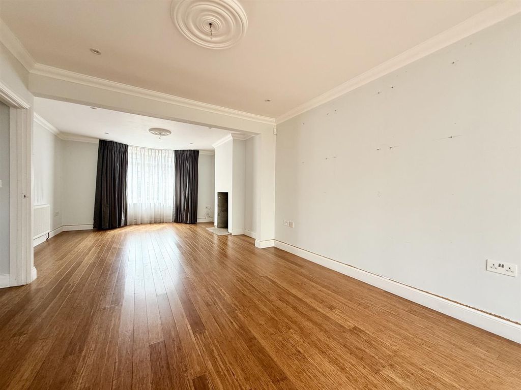 Property photo 2 of 25 Living Room Area