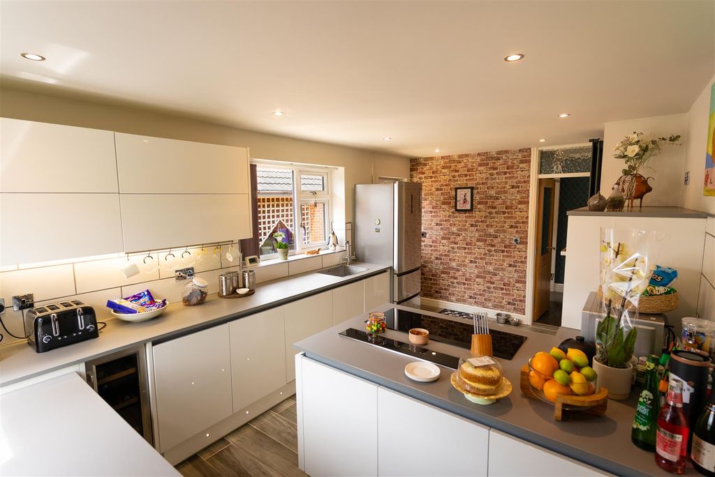 Property photo 3 of 52 Kitchen
