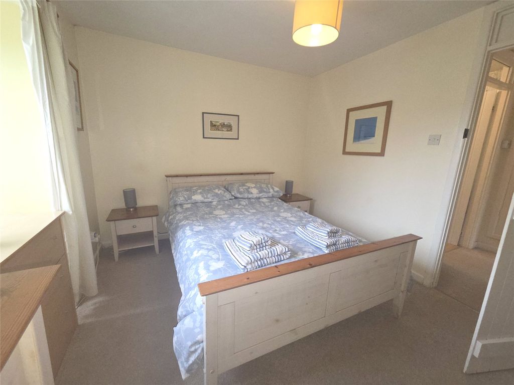 Property photo 3 of 14 3 - Picture No. 05