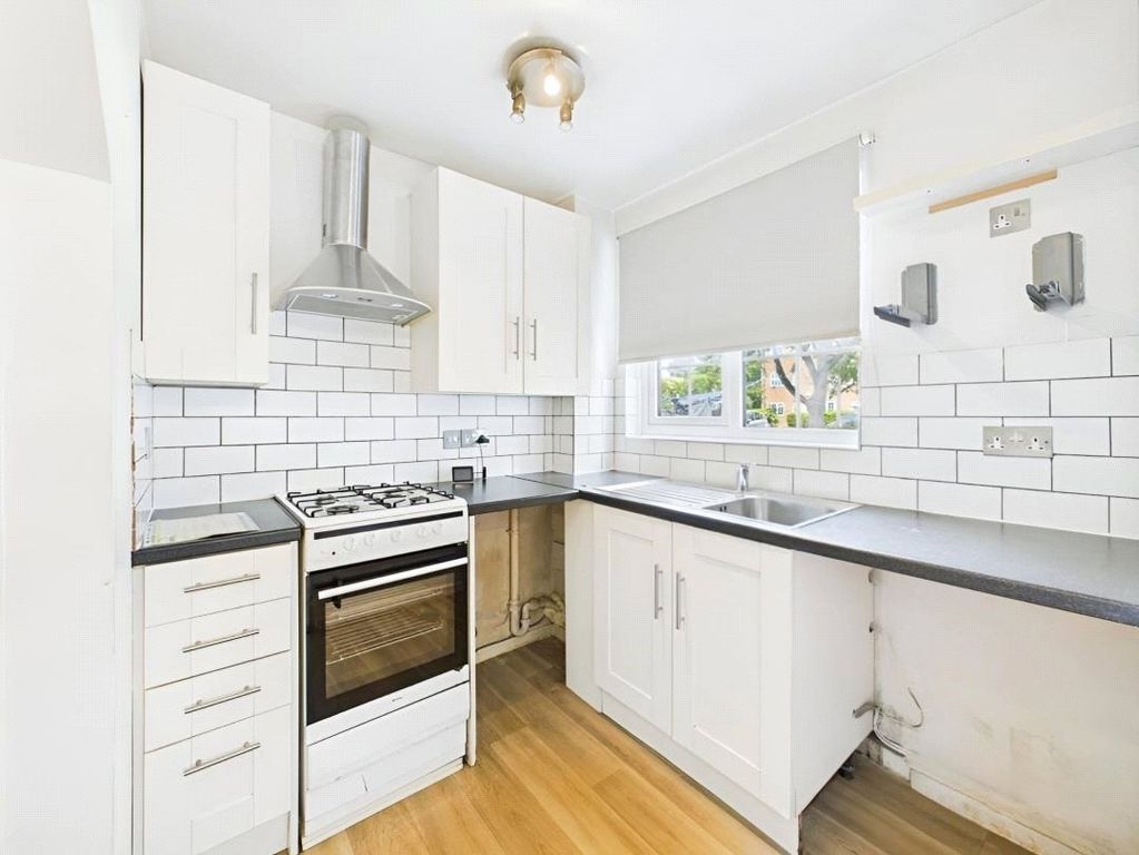 Property photo 2 of 8 Kitchen
