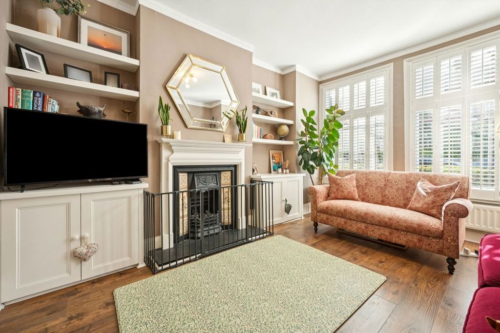 Property photo 2 of 9