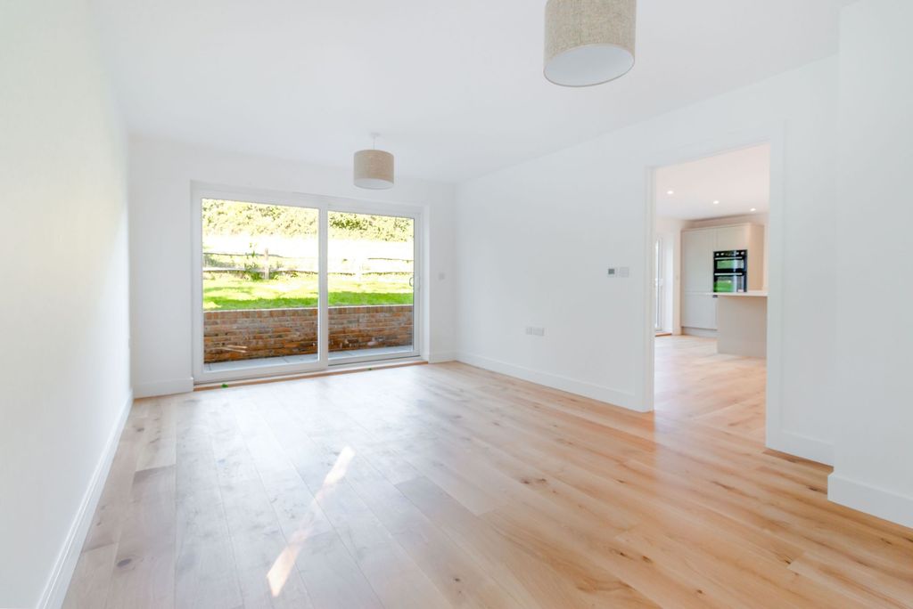 Property photo 3 of 29