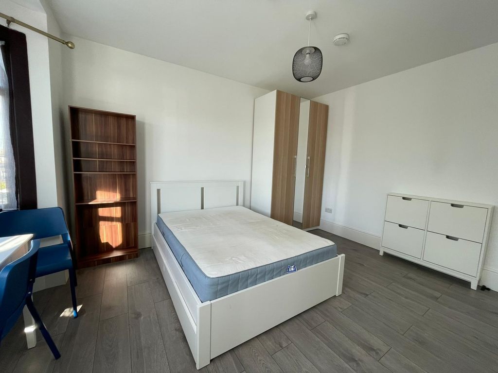 Property photo 3 of 9 Photo 2