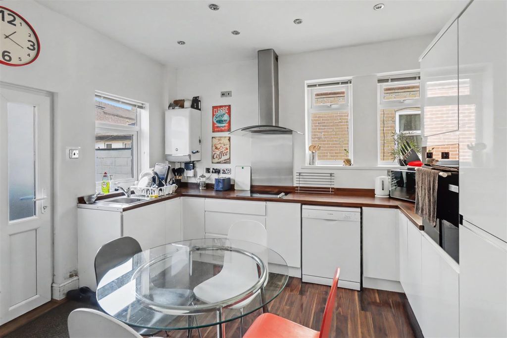 Property photo 2 of 11 16_Img_9810-Img_9812.Jpeg