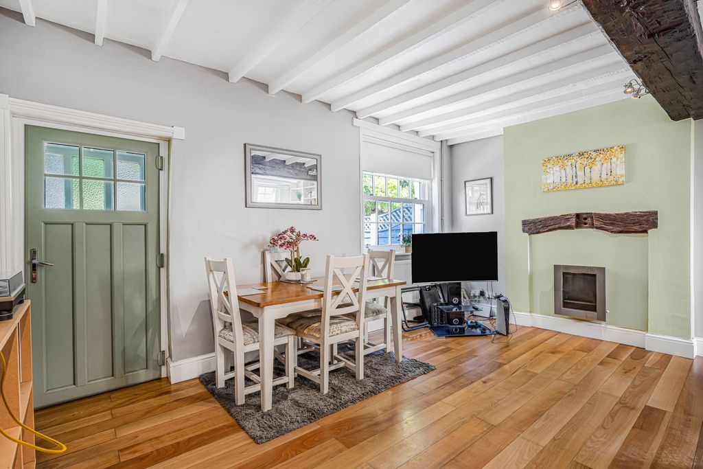 Property photo 3 of 16