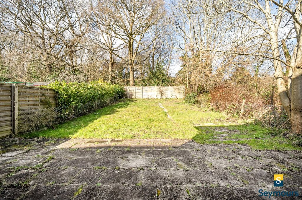 Property photo 2 of 16 Garden