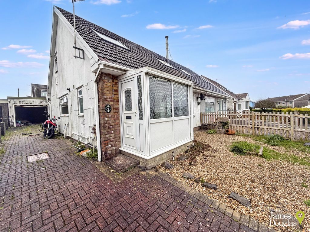 Property photo 2 of 20 Front2 (5)