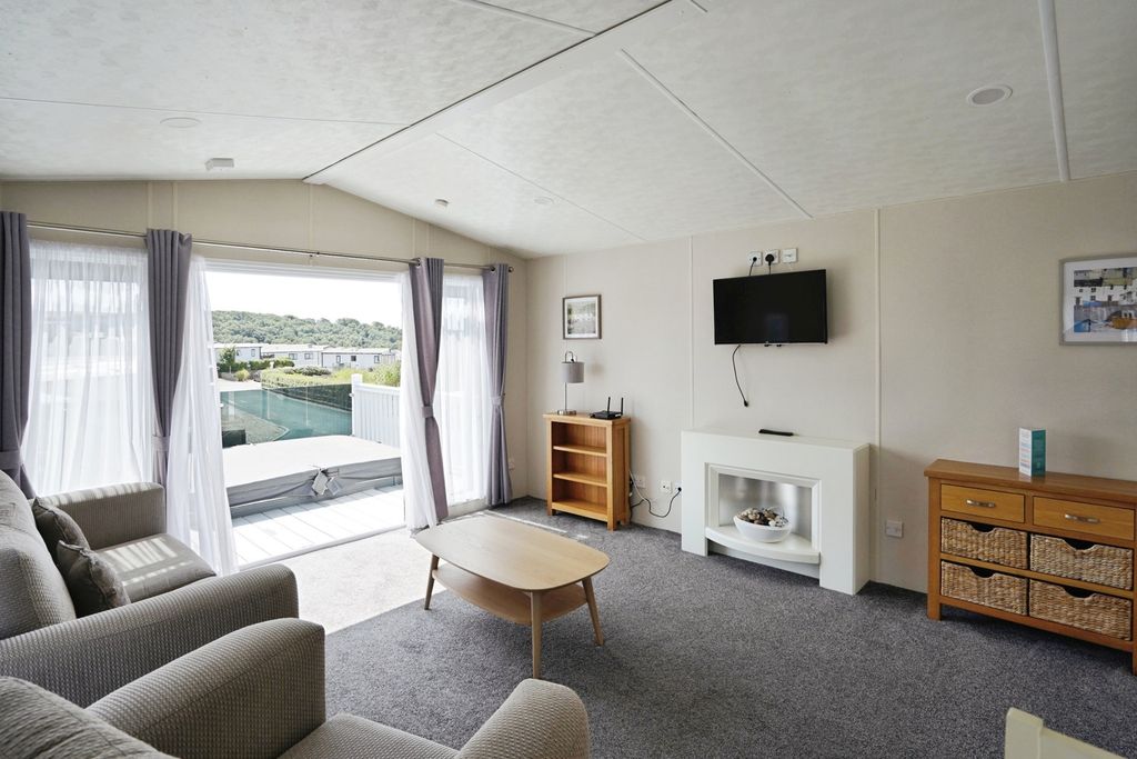 Property photo 2 of 30 Pbox-Img.Jpg
