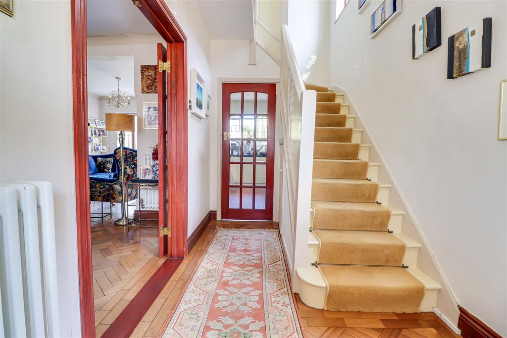 Property photo 2 of 22